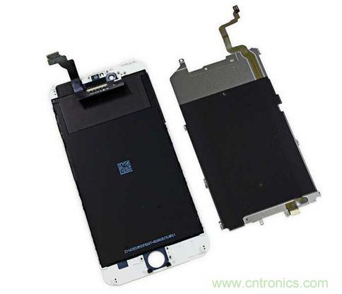 iPhone 6 Plus搭載的高清LED屏幕尺寸為5.5英寸，像素密度為401ppi，并采用了IPS（平面轉(zhuǎn)換）技術(shù)。（來(lái)源：iFixit）